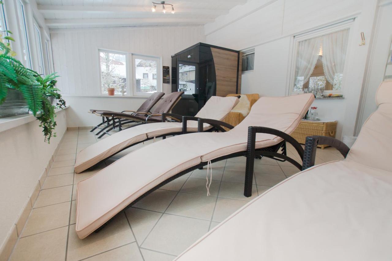Gruener Baum Naturparkhotel & Schwarzwald-Restaurant ทอดท์เนา ภายนอก รูปภาพ