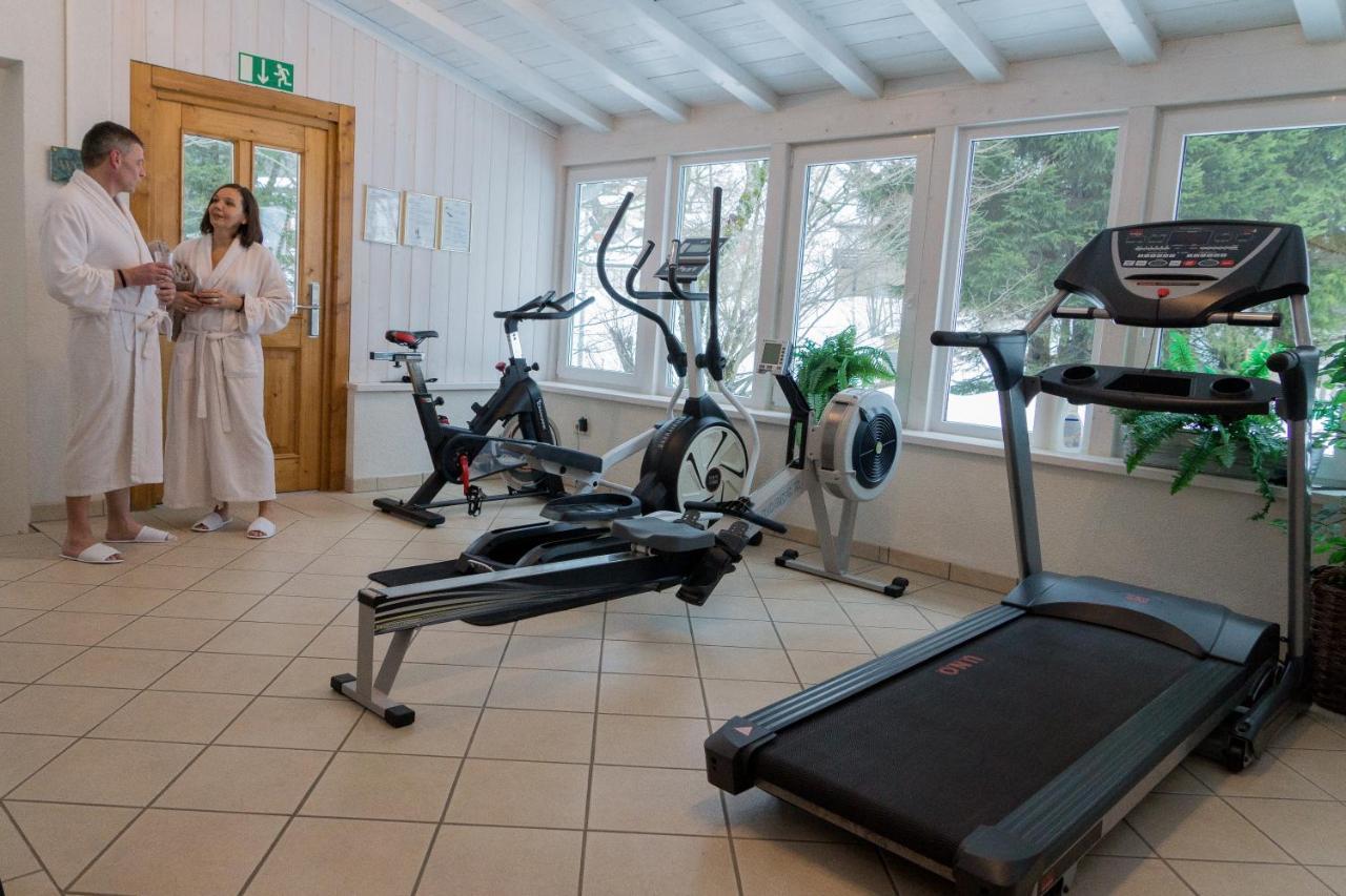 Gruener Baum Naturparkhotel & Schwarzwald-Restaurant ทอดท์เนา ภายนอก รูปภาพ